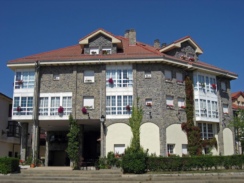 Hotel Presa Riaño Kültér fotó