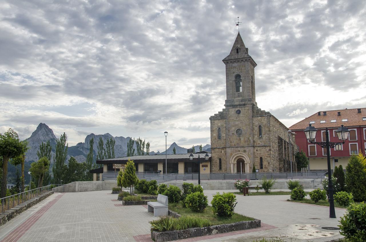Hotel Presa Riaño Kültér fotó