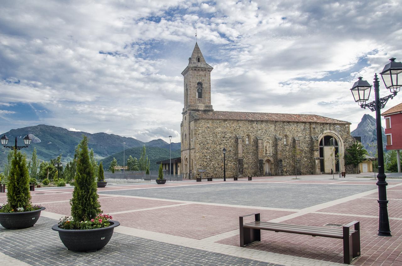 Hotel Presa Riaño Kültér fotó